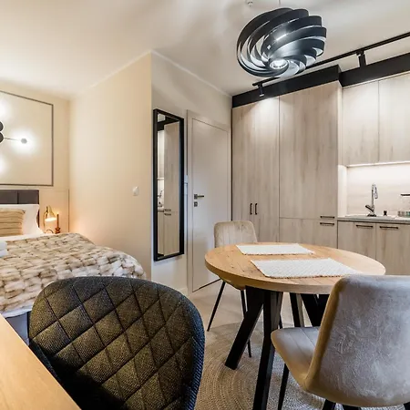 Apartment Grunwald Raszynska By Bookinghost *