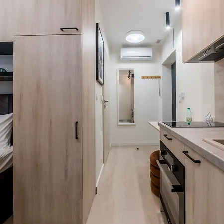 Apartment Grunwald Raszynska By Bookinghost Poznan