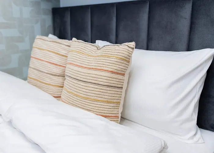 Grunwald Raszynska By Bookinghost * Poznań