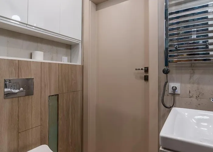 Grunwald Raszynska By Bookinghost * 포즈난